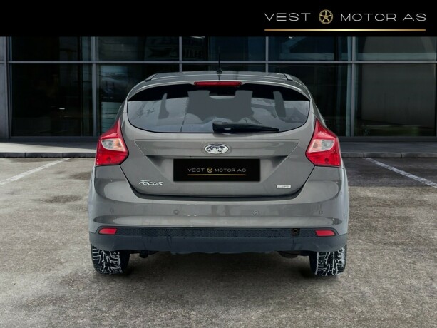 ford-focus-diesel-2012-big-5