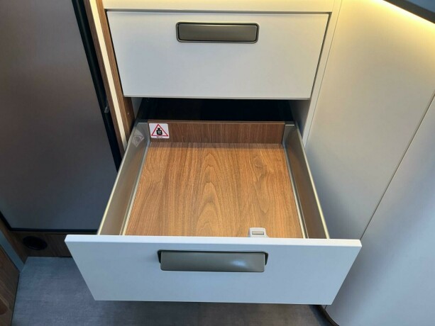 laika-ecovip-3019-2-enkle-senger-senkeseng-truma-6eh-diesel-2026-big-50