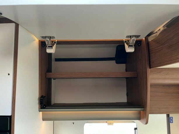 laika-ecovip-3019-2-enkle-senger-senkeseng-truma-6eh-diesel-2026-big-44