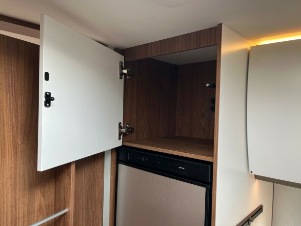 laika-ecovip-3019-2-enkle-senger-senkeseng-truma-6eh-diesel-2026-big-53