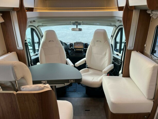 laika-ecovip-3019-2-enkle-senger-senkeseng-truma-6eh-diesel-2026-big-21