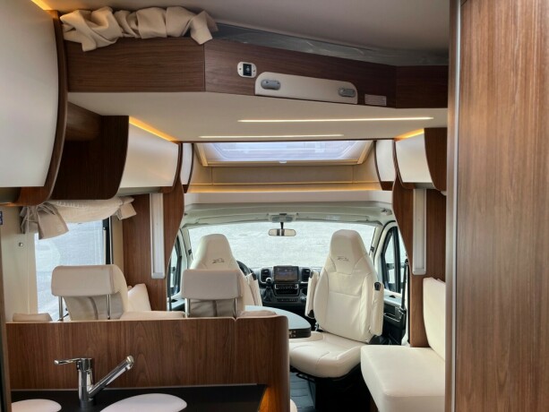 laika-ecovip-3019-2-enkle-senger-senkeseng-truma-6eh-diesel-2026-big-40