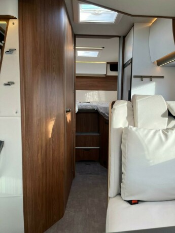 laika-ecovip-3019-2-enkle-senger-senkeseng-truma-6eh-diesel-2026-big-59