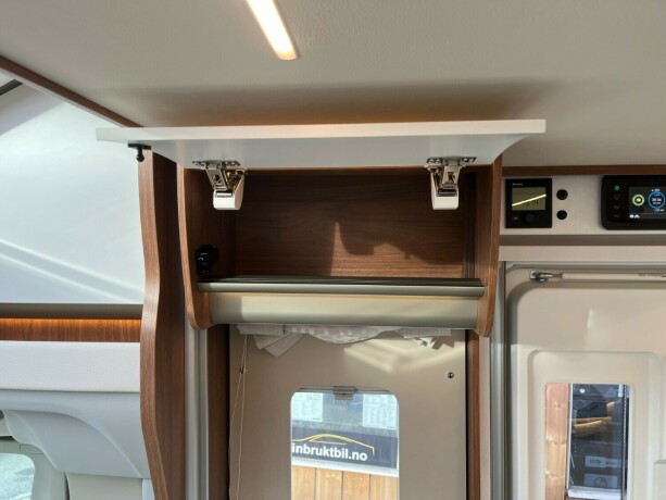 laika-ecovip-3019-2-enkle-senger-senkeseng-truma-6eh-diesel-2026-big-33