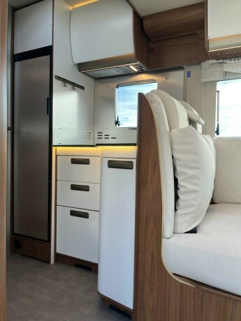 laika-ecovip-3019-2-enkle-senger-senkeseng-truma-6eh-diesel-2026-big-43