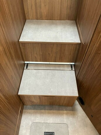 laika-ecovip-3019-2-enkle-senger-senkeseng-truma-6eh-diesel-2026-big-85