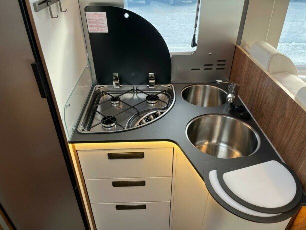 laika-ecovip-3019-2-enkle-senger-senkeseng-truma-6eh-diesel-2026-big-48