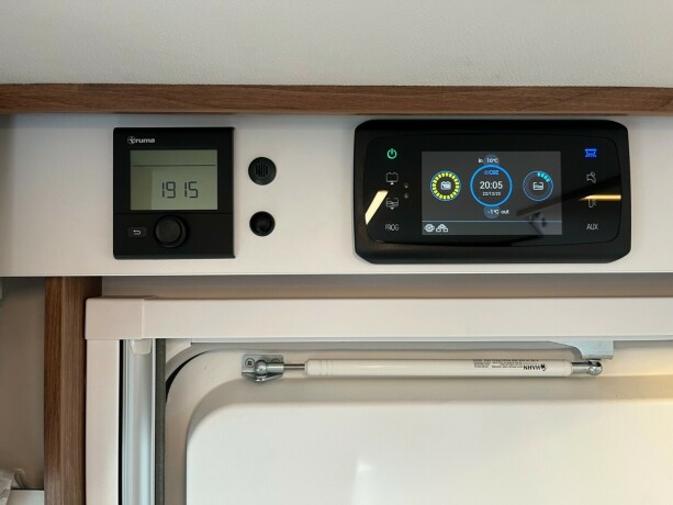 laika-ecovip-3019-2-enkle-senger-senkeseng-truma-6eh-diesel-2026-big-36