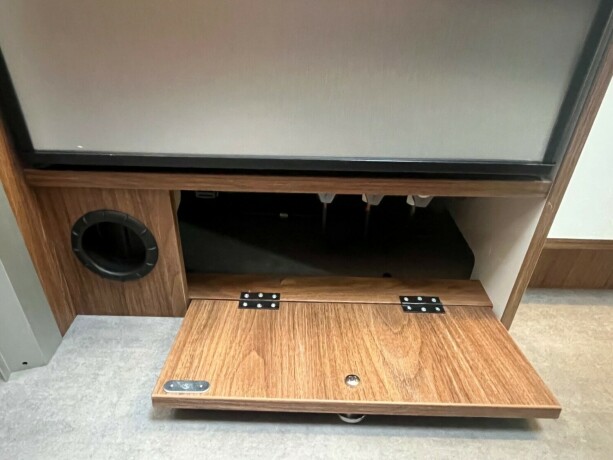 laika-ecovip-3019-2-enkle-senger-senkeseng-truma-6eh-diesel-2026-big-58