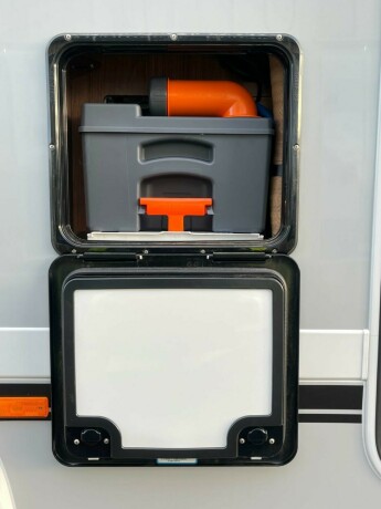 laika-ecovip-3019-2-enkle-senger-senkeseng-truma-6eh-diesel-2026-big-9