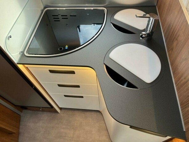 laika-ecovip-3019-2-enkle-senger-senkeseng-truma-6eh-diesel-2026-big-46