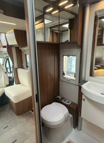 laika-ecovip-3019-2-enkle-senger-senkeseng-truma-6eh-diesel-2026-big-62