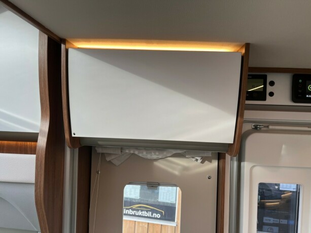 laika-ecovip-3019-2-enkle-senger-senkeseng-truma-6eh-diesel-2026-big-34