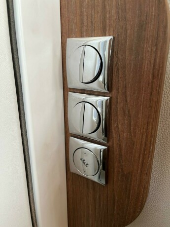 laika-ecovip-3019-2-enkle-senger-senkeseng-truma-6eh-diesel-2026-big-39