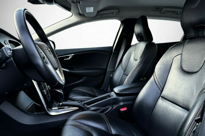 volvo-v40-cross-country-bensin-2019-big-34