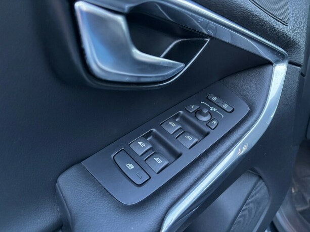 volvo-v40-cross-country-bensin-2019-big-20