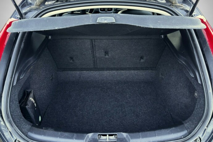 volvo-v40-cross-country-bensin-2019-big-30