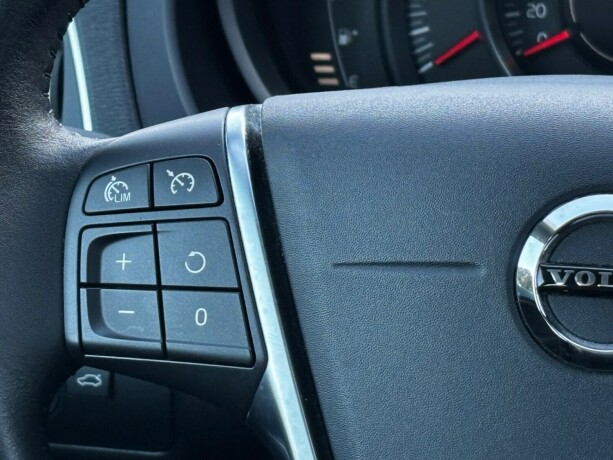 volvo-v40-cross-country-bensin-2019-big-14