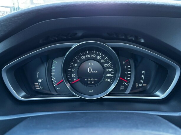 volvo-v40-cross-country-bensin-2019-big-16