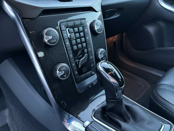 volvo-v40-cross-country-bensin-2019-big-24