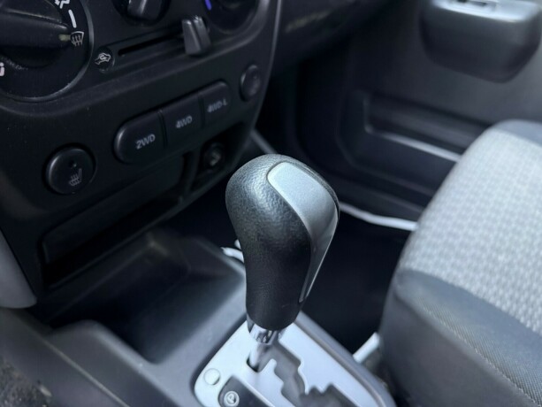 suzuki-jimny-bensin-2007-big-18