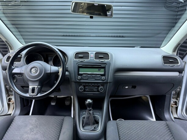 volkswagen-golf-diesel-2011-big-9