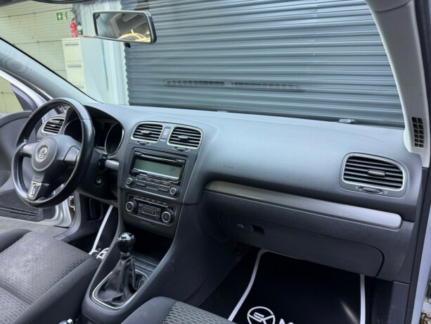 volkswagen-golf-diesel-2011-big-10
