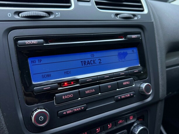 volkswagen-golf-diesel-2011-big-14