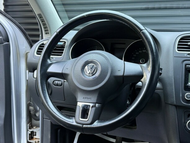 volkswagen-golf-diesel-2011-big-11