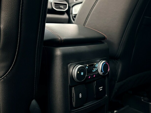 ford-explorer-plug-in-petrol-2021-big-29