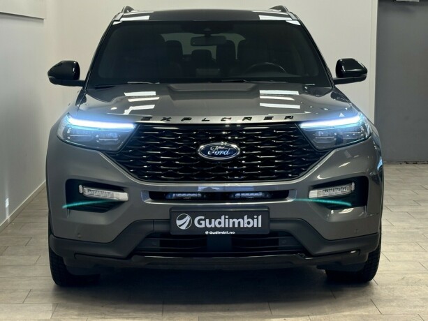 ford-explorer-plug-in-petrol-2021-big-3