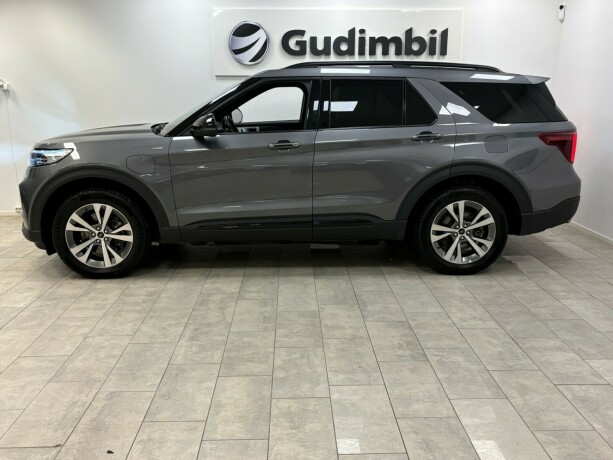 ford-explorer-plug-in-petrol-2021-big-11