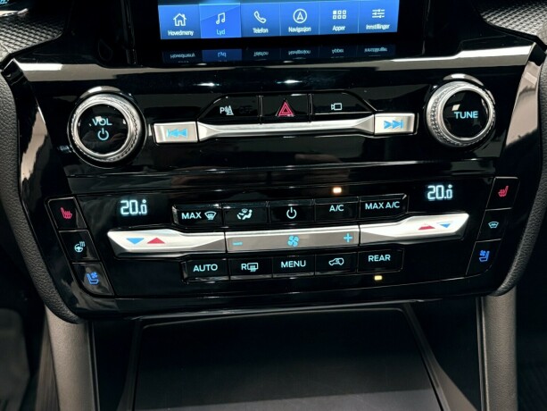 ford-explorer-plug-in-petrol-2021-big-26