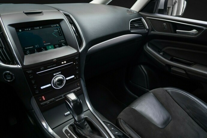 ford-galaxy-diesel-2017-big-18