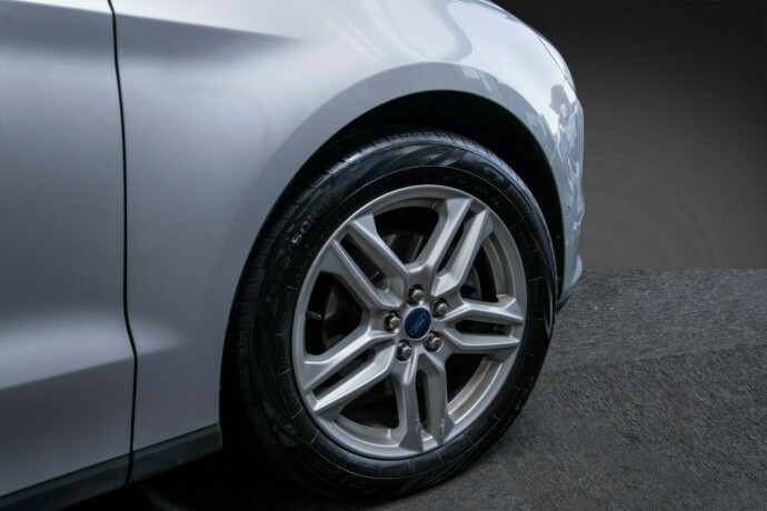 ford-galaxy-diesel-2017-big-6