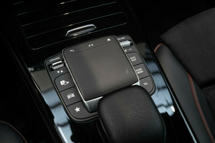 mercedes-benz-a-klasse-elektrisitetbensin-2020-big-20