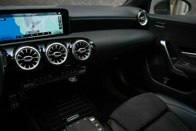 mercedes-benz-a-klasse-elektrisitetbensin-2020-big-18