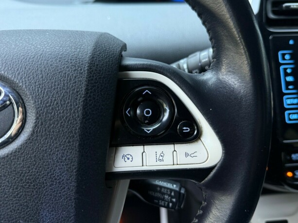 toyota-prius-elektrisitetbensin-2016-big-15