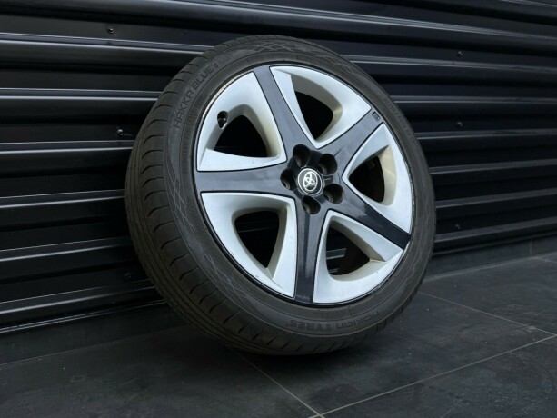 toyota-prius-elektrisitetbensin-2016-big-32