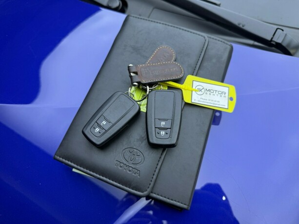 toyota-prius-elektrisitetbensin-2016-big-34