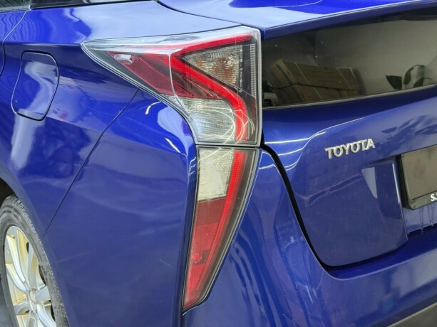 toyota-prius-elektrisitetbensin-2016-big-6