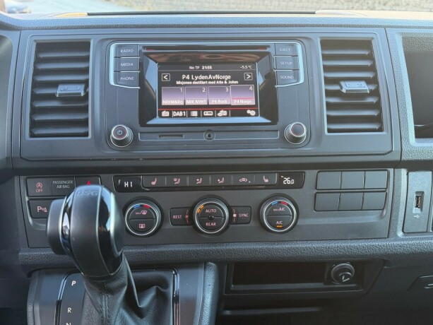 volkswagen-caravelle-diesel-2018-big-8