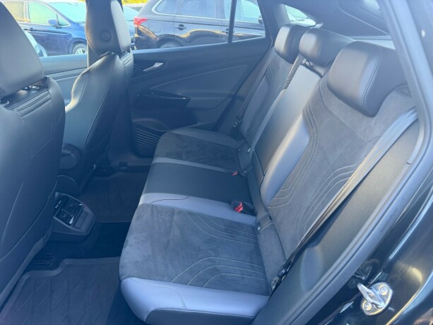 volkswagen-id5-elektrisitet-2022-big-10