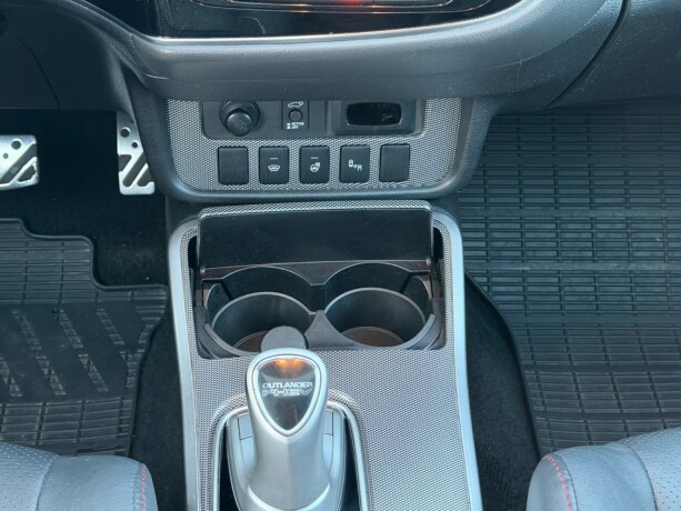 mitsubishi-outlander-elektrisitetbensin-2018-big-10