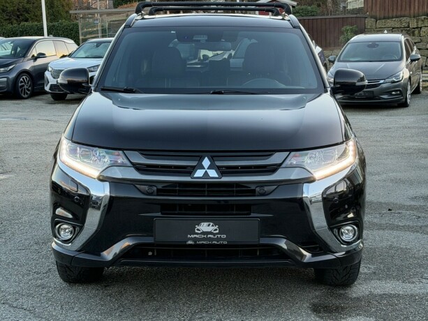 mitsubishi-outlander-elektrisitetbensin-2018-big-1