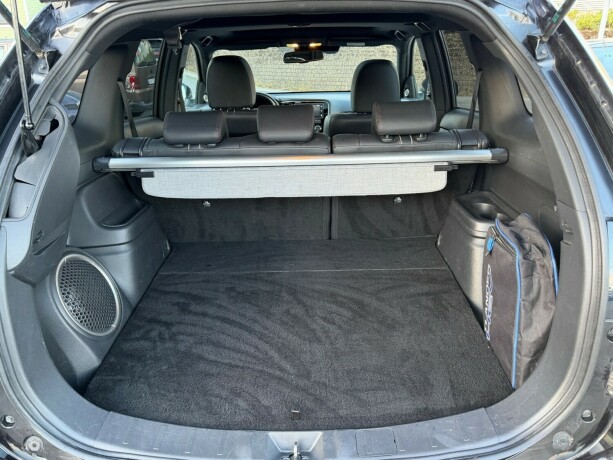 mitsubishi-outlander-elektrisitetbensin-2018-big-23