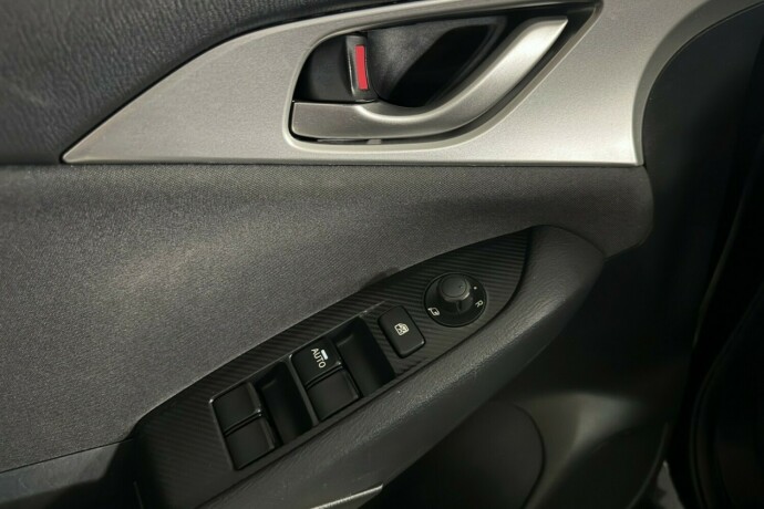 mazda-cx-3-bensin-2015-big-25