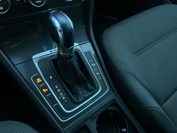 volkswagen-golf-elektrisitet-2018-big-19