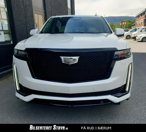 cadillac-escalade-bensin-2021-big-3