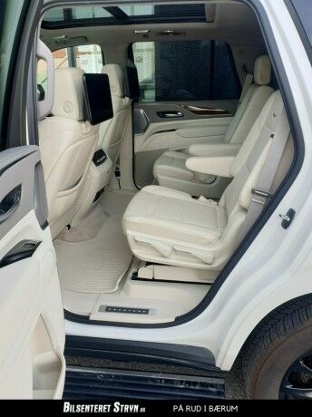 cadillac-escalade-bensin-2021-big-11